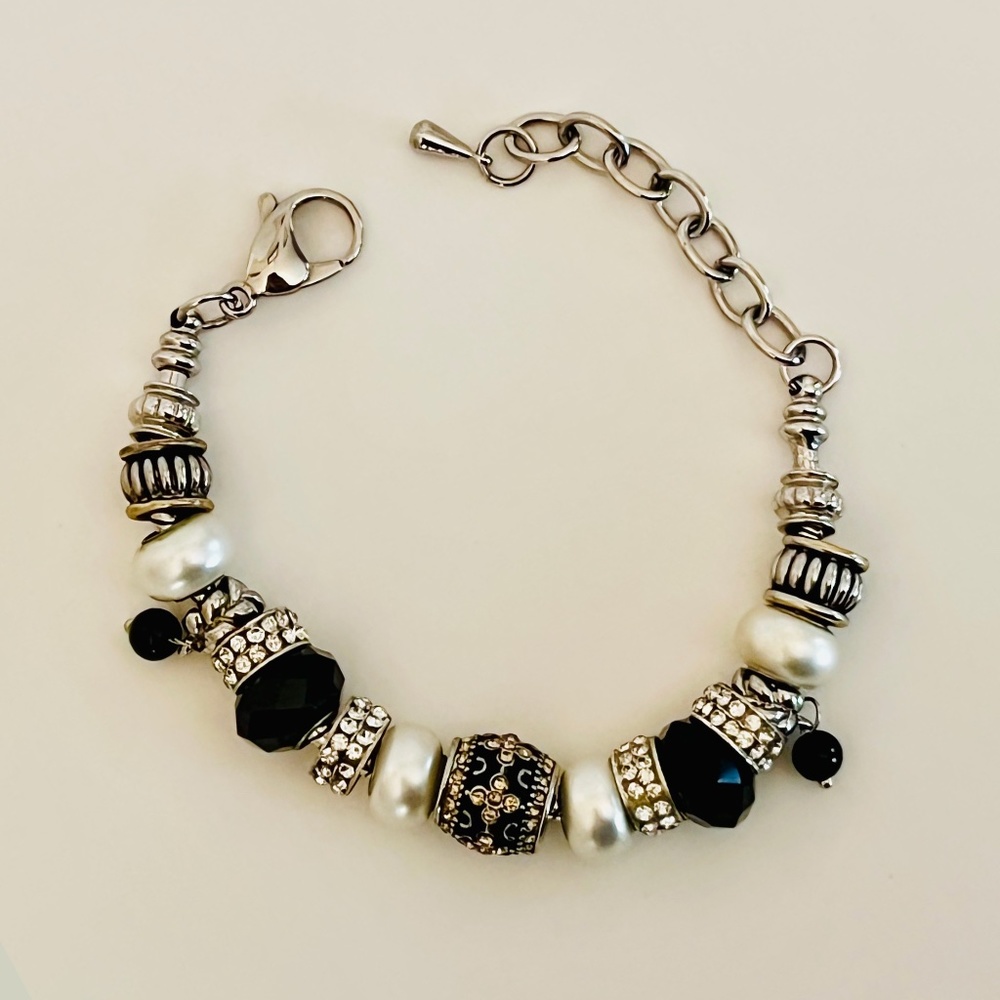 Bella Perlina Black & White Beaded Bracelet